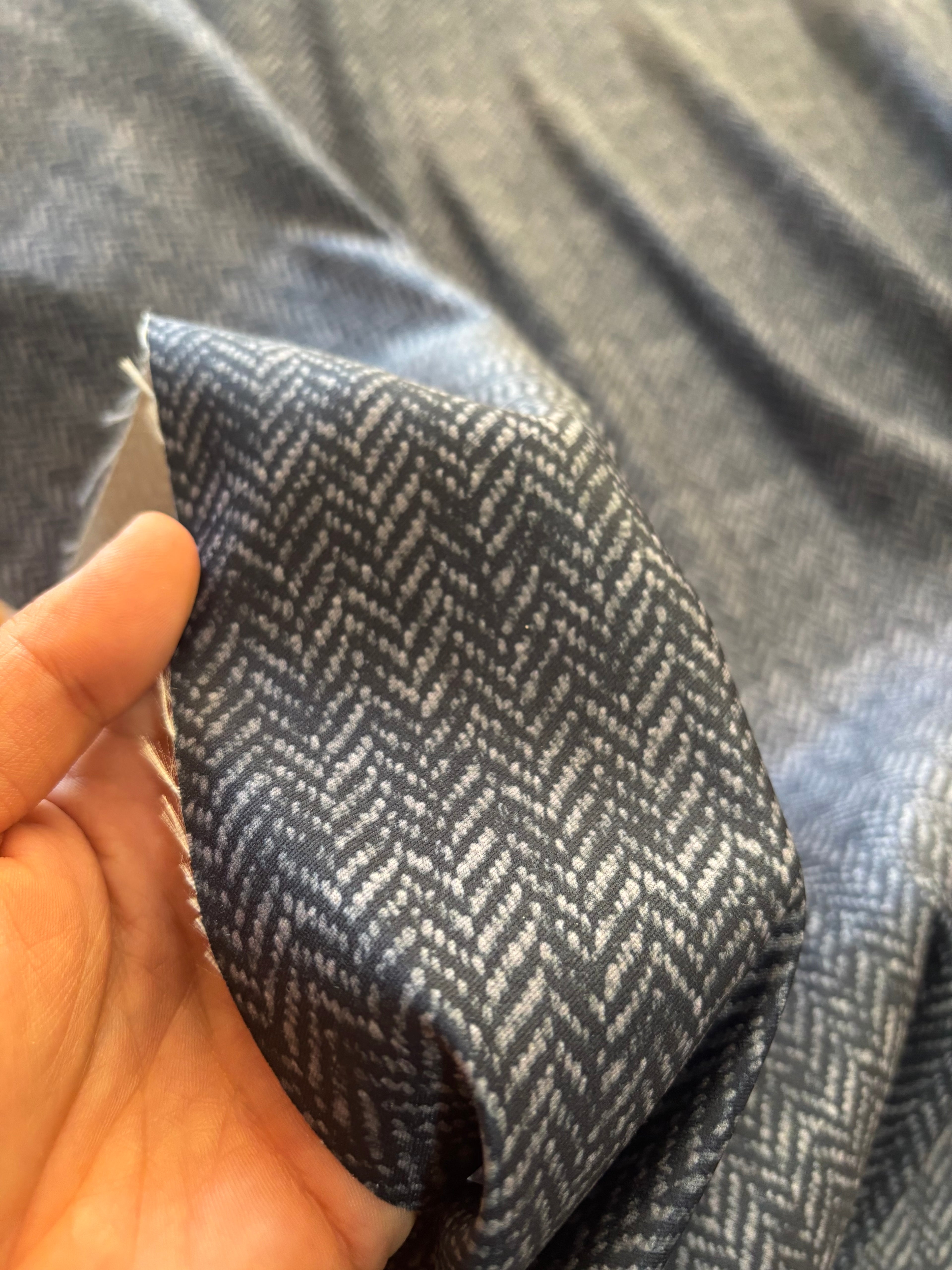 DUCHESSE STRETCH H150
