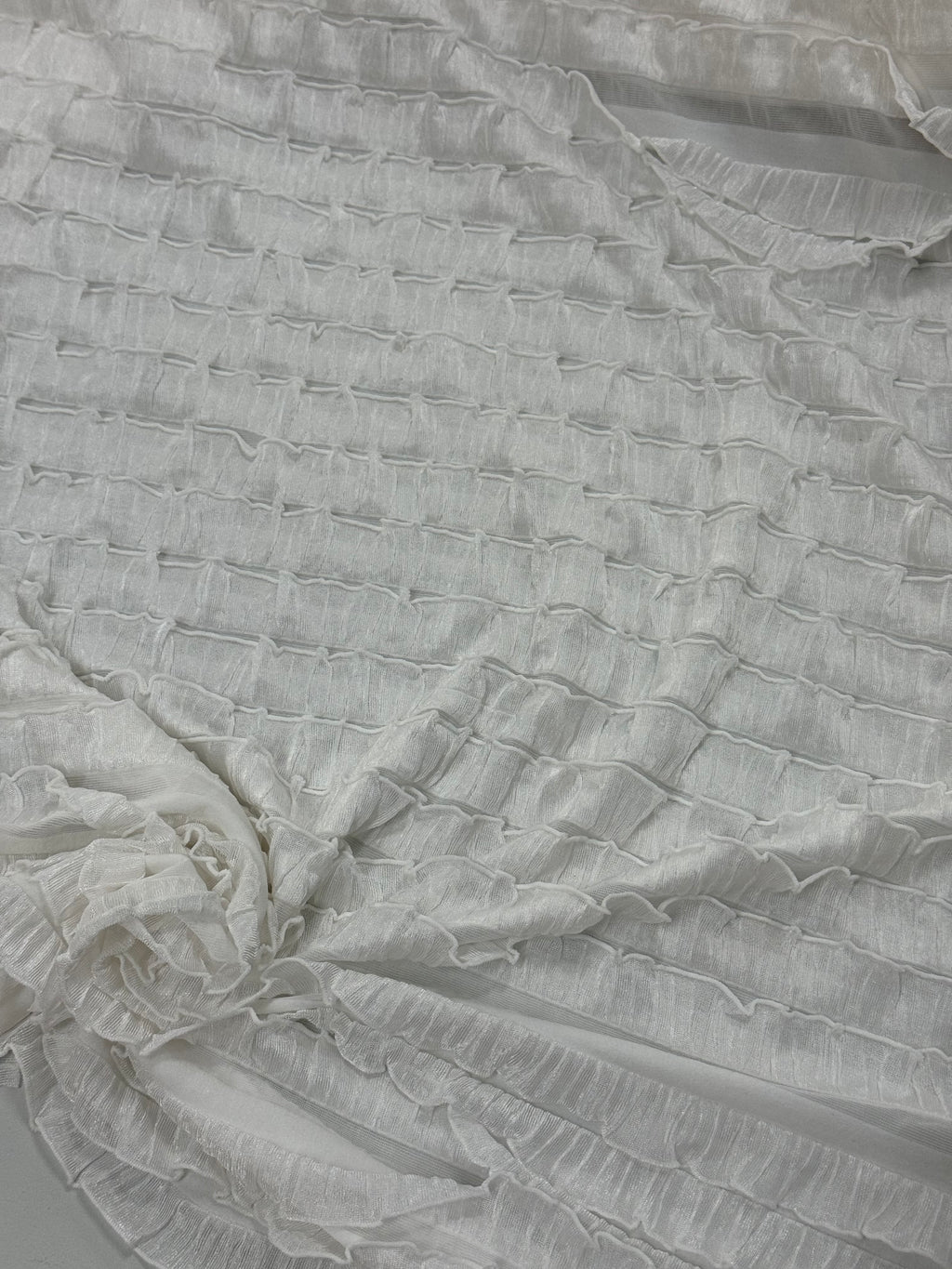 MAGLIA LEGGERA CON BALZETTE
