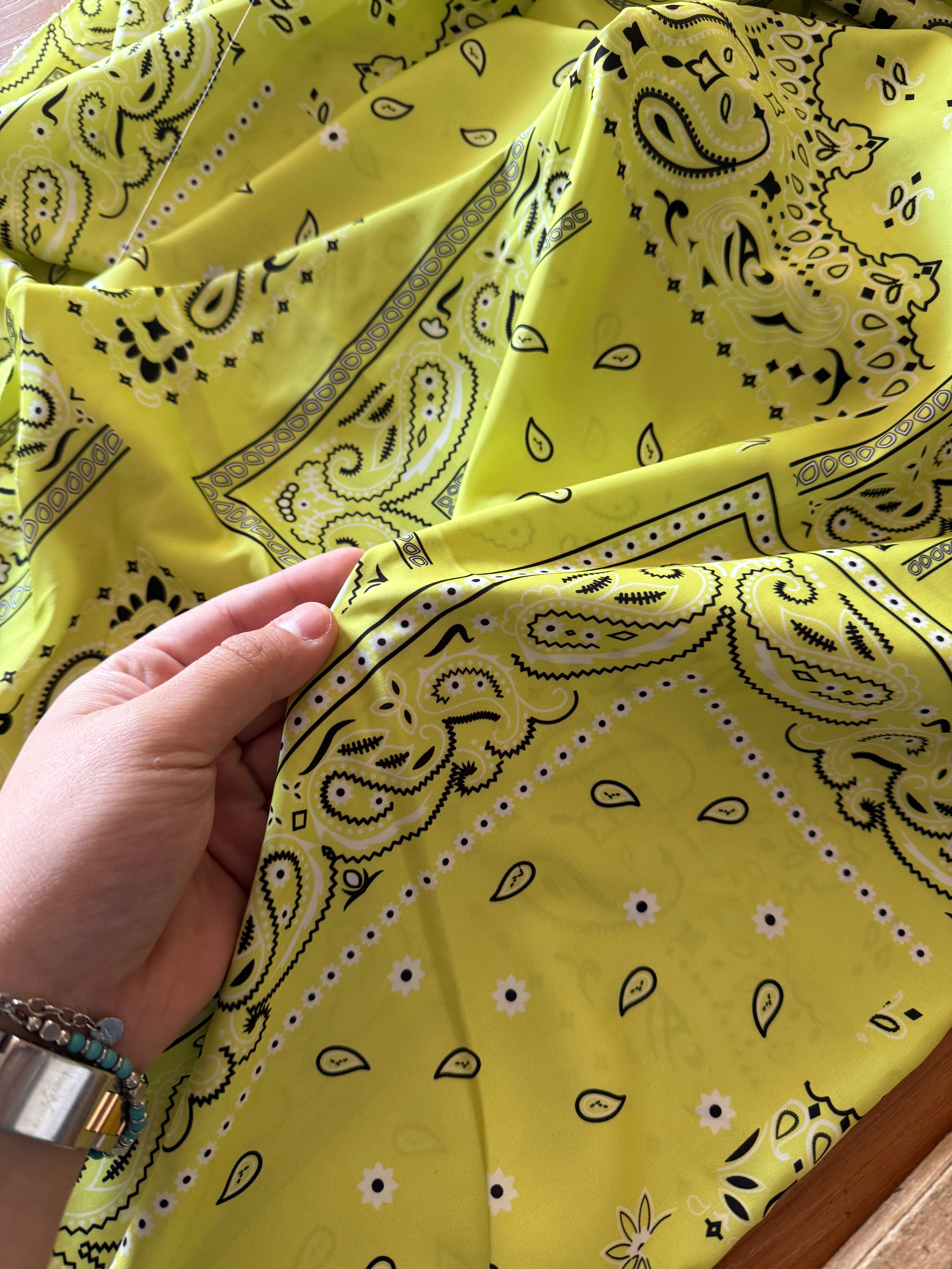 SCAMPOLO SATIN BANDANA 280x150